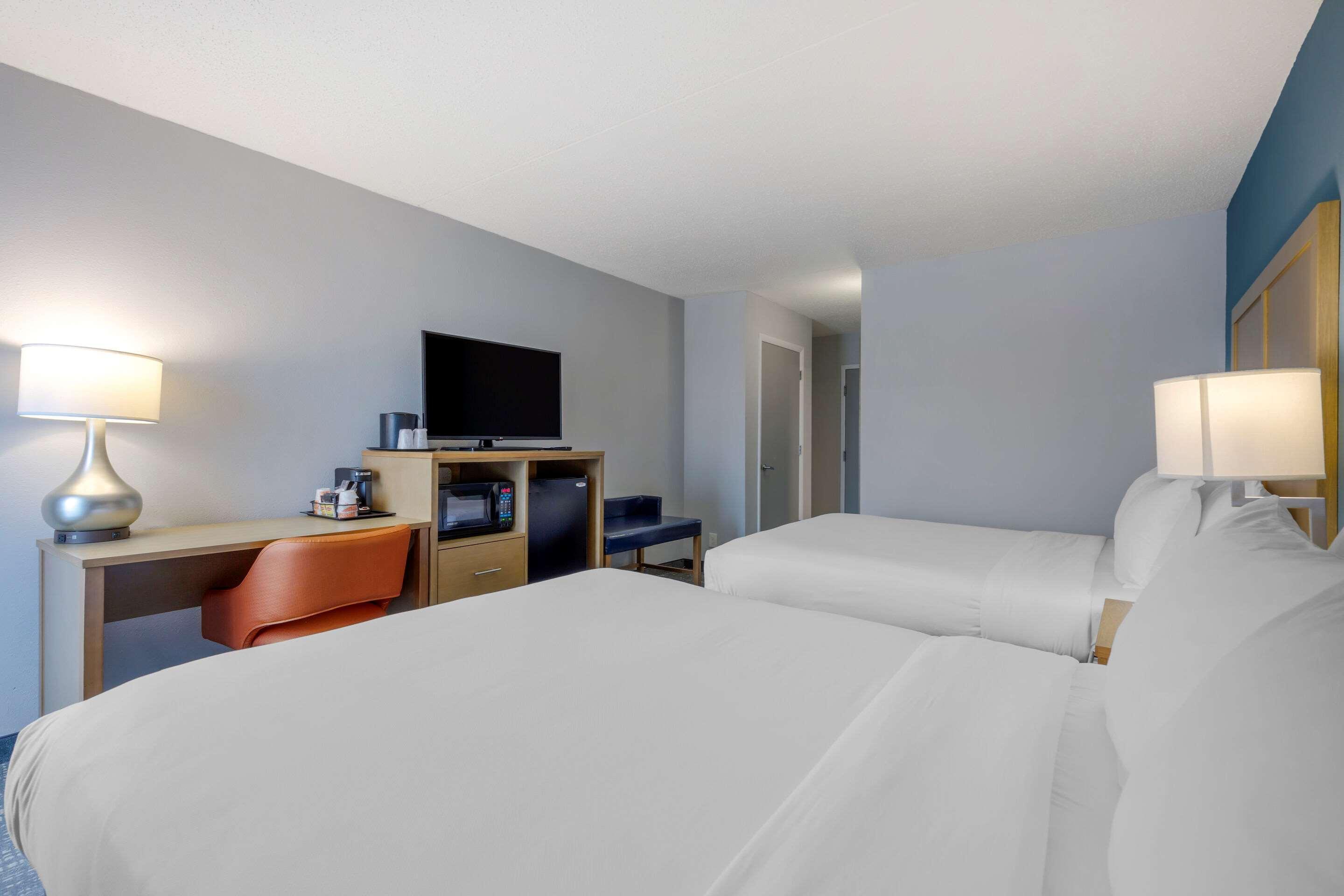 Comfort Inn & Suites Alexandria West מראה חיצוני תמונה