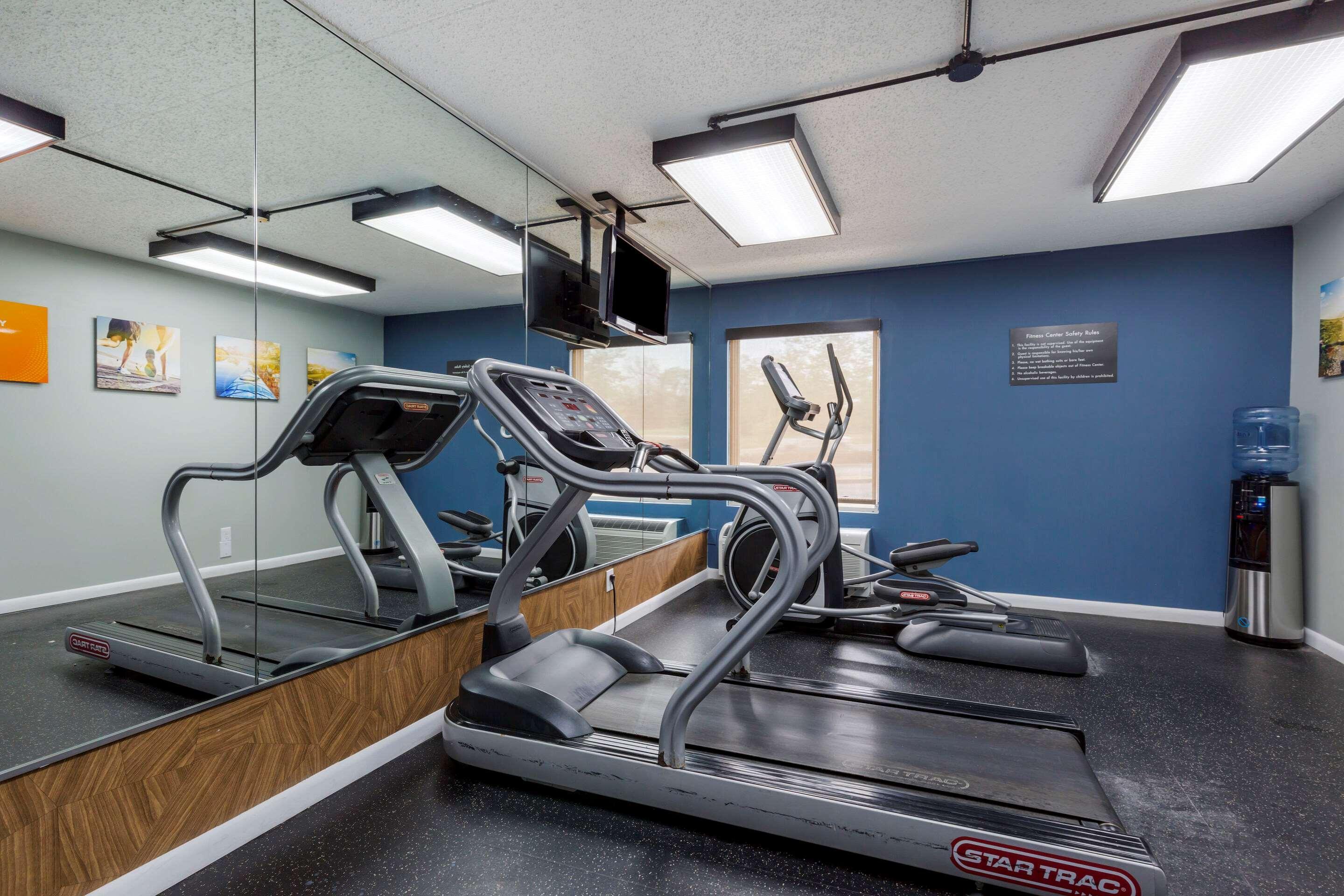 Comfort Inn & Suites Alexandria West מראה חיצוני תמונה