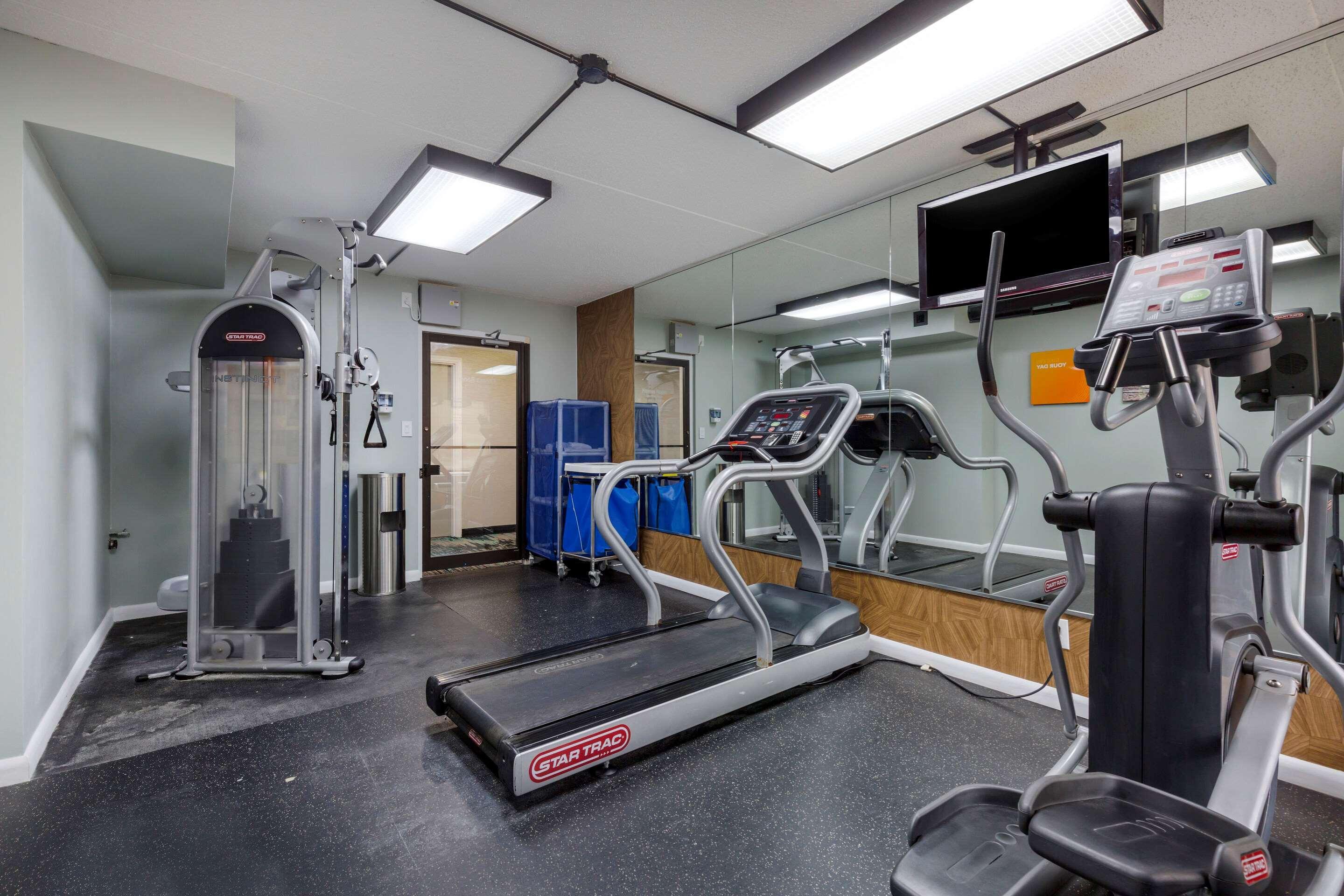 Comfort Inn & Suites Alexandria West מראה חיצוני תמונה
