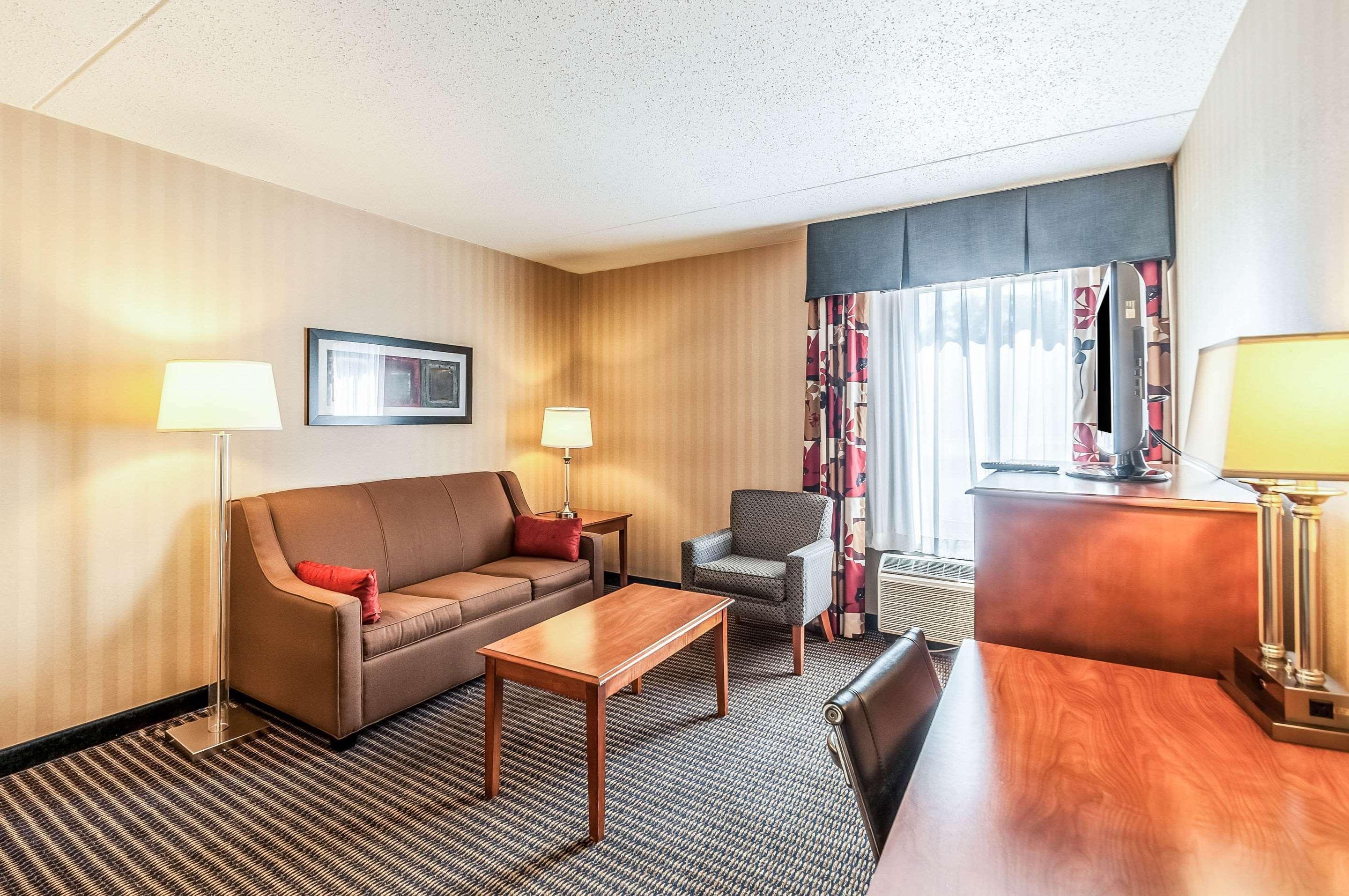 Comfort Inn & Suites Alexandria West מראה חיצוני תמונה