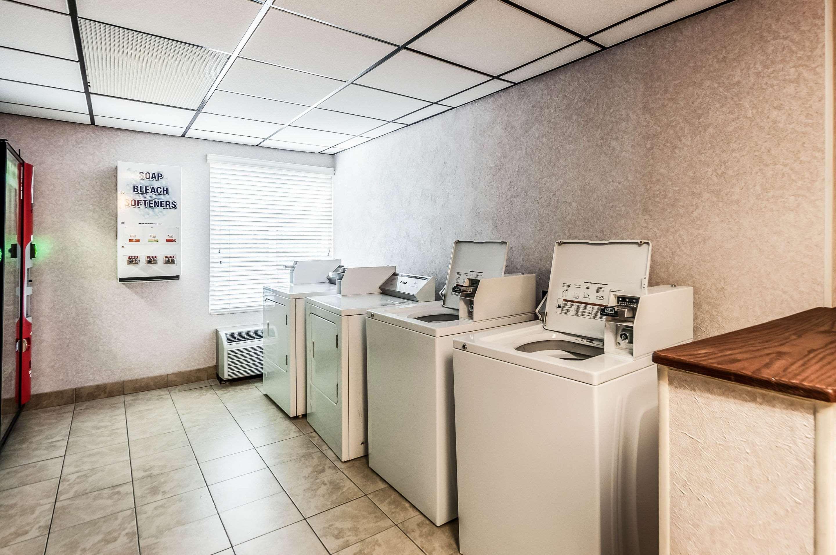 Comfort Inn & Suites Alexandria West מראה חיצוני תמונה
